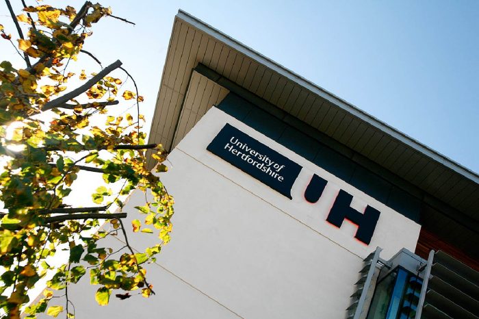 Reino Unido: Becas Para Pregrado y Maestría en Diversos Temas University of Hertfordshire